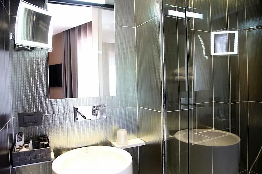 ***  Elysees Hotel Paris Fransa